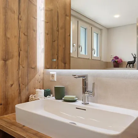 Moderner Schwarzwaldtraum アパート *