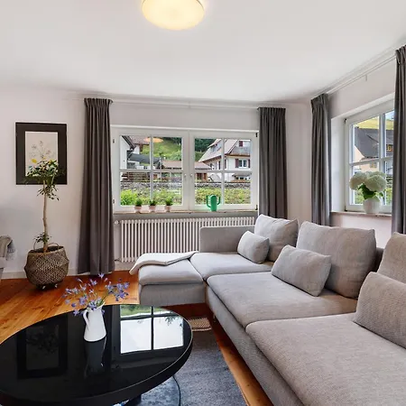 Moderner Schwarzwaldtraum アパート オーバーハルマースバッハ